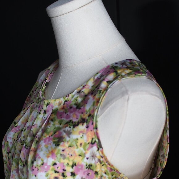 Elementz | Sleeveless Satin Floral Blouse - Picture 4 of 5